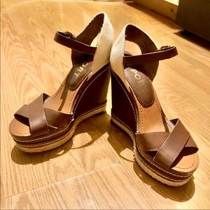 Report Woman’s Wedge Sandals